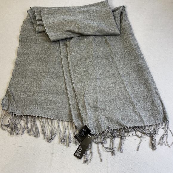 H & M Divided Large Fringed Scarf Gray Womens One Size Winter Accessories NWT - Picture 1 of 6